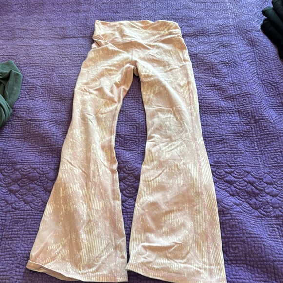 Old Navy Active Flare Leggings - Picture 8 of 13